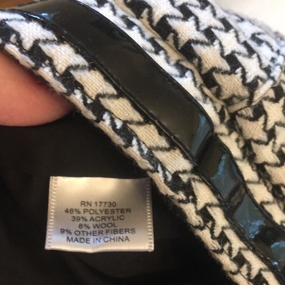 Black & White Houndstooth “Newsboy Cap” Hat - Picture 6 of 7